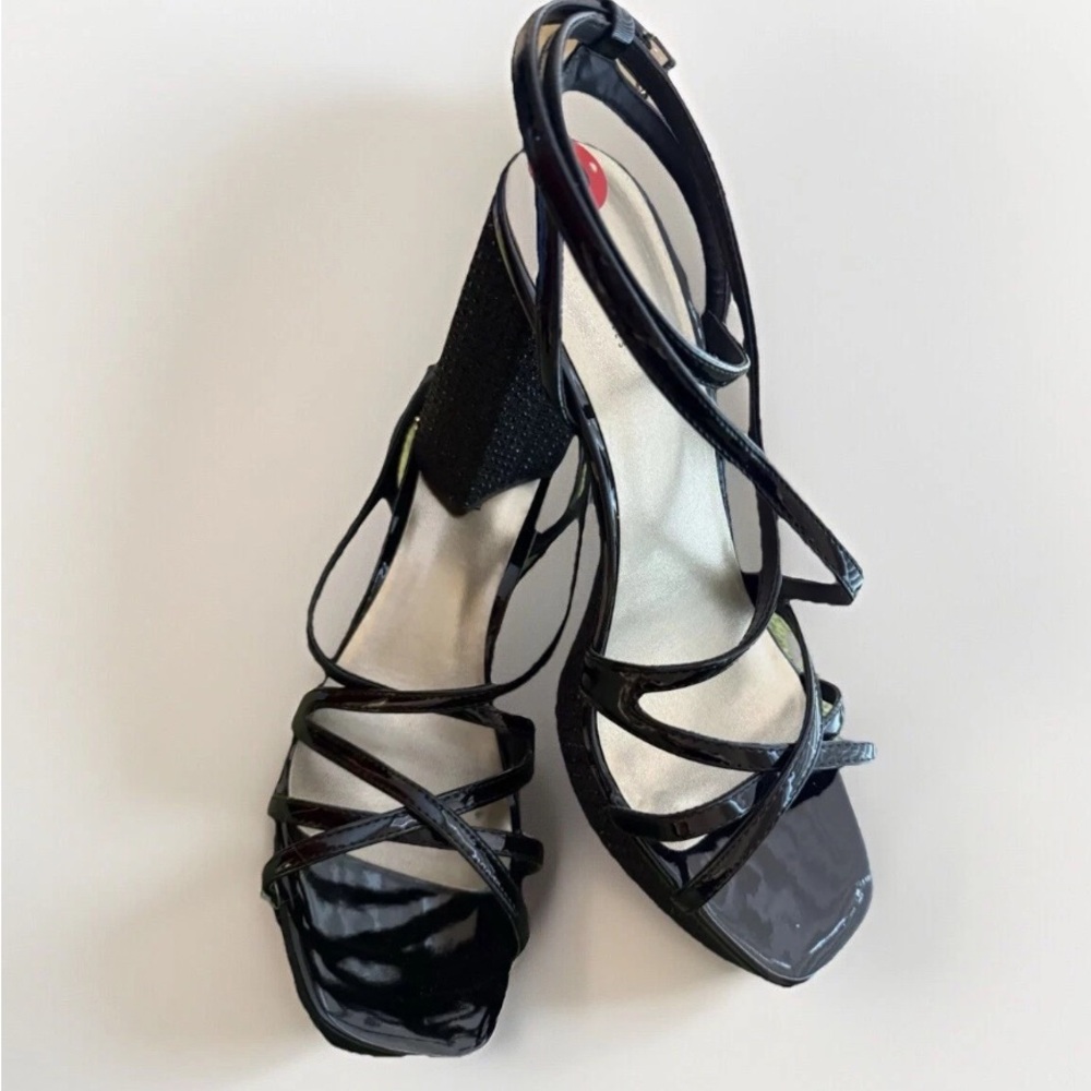 Guess size 10 Sophisticated Black Leather Strappy with Sparkling Heels